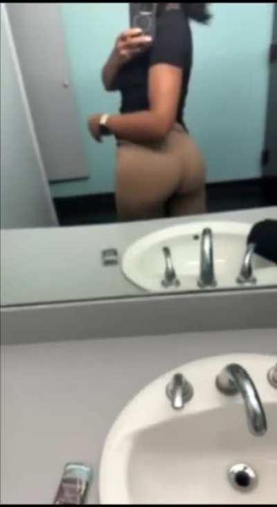 Chad is back with all new different girls, He’s posting on Telegram now hit him up on Tele or SC to join his private channel 
