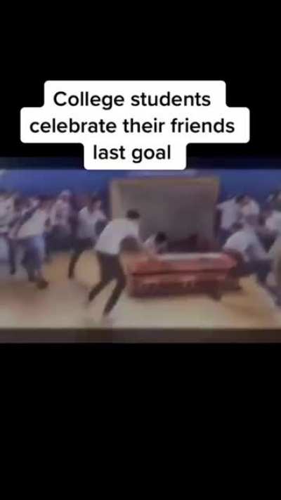 Sad 😭😭