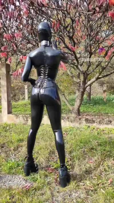 Outdoor wearing is always fun, love the smell and the hot feeling, what about you