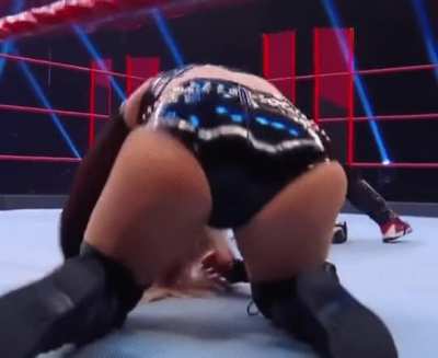 Liv jiggles