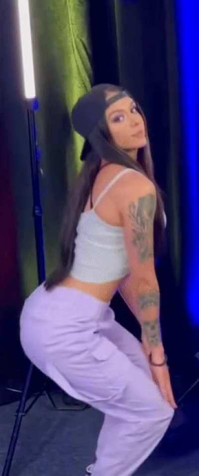 Cora Jade