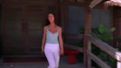 Jennifer Love Hewitt GIF by DeepAssist