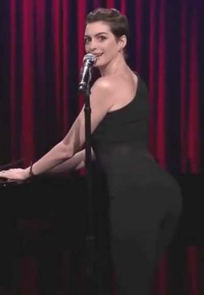 Anne Hathaway 