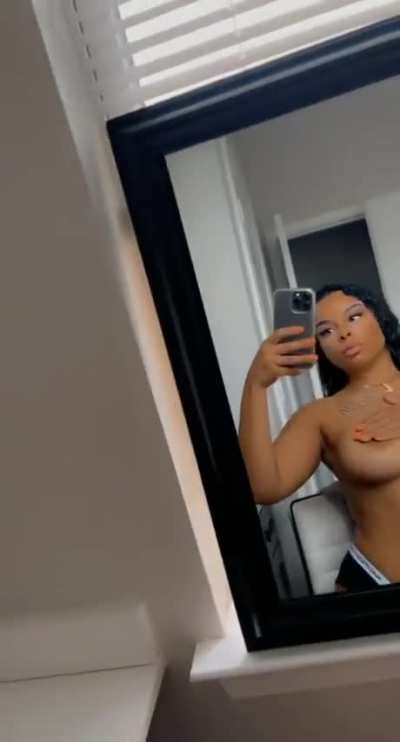 Hiii I&rsquo;m Back🤤🤤 trying to make that dick explode on this tits🤤😩😪💕