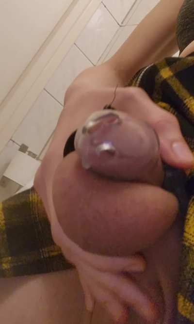 Leaking in my cage 😵&zwj;💫