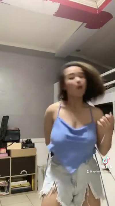 Xyriel Manabat
