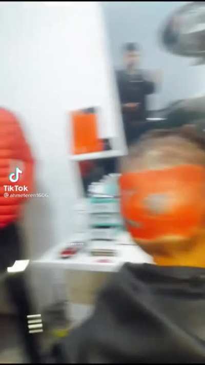 sa&ccedil;ma olamıyacak kadar sa&ccedil;ma