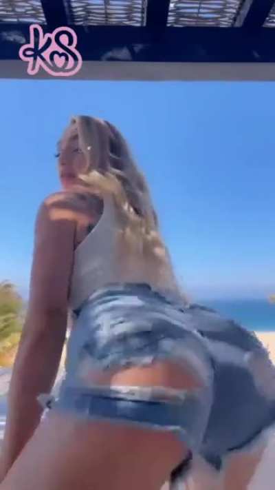 Tᴡᴇʀᴋ<wbr>ɪɴɢ ʙᴀʀʙɪ<wbr>ᴇ🍑