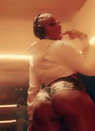 Nothing I wouldn't do for that ASS!🍆<wbr>💦😍