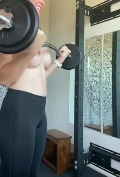 My clothes keep disappearing while I&rsquo;m doing my curls. Any idea why? Can you help me? (F)