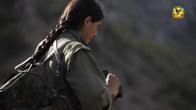 Amazing images of the guerilla life in the mountains of Kurdistan! Impossible not to get goosebumps with this video!
