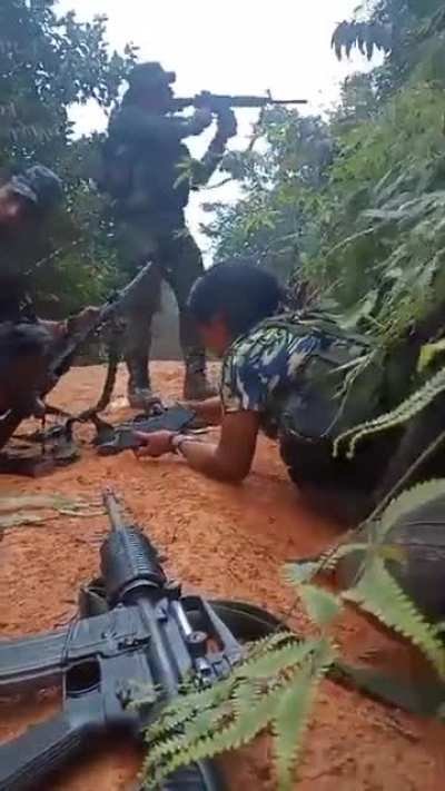 ELN guerrilla against Clan del Golfo narco-paramilitaries, in the Department of Nari&ntilde;o, Pacific coast.