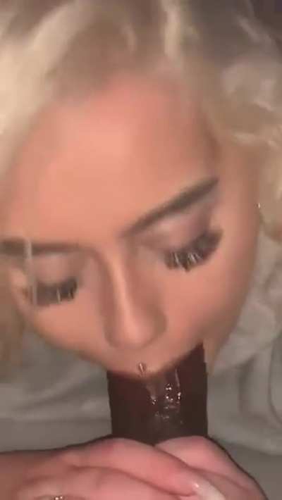 Pawg Giving Blowjob