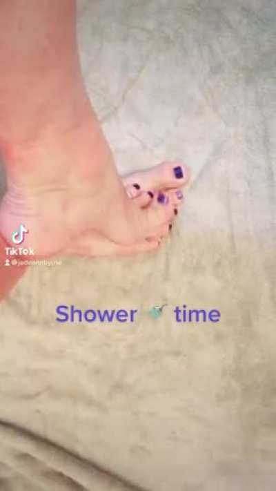 Suck and lick my perfect White Feet, 🦶🏻 Purple Toes, 💜 Silver Rings, 💍 and Pink Soles 🌸 like a good boy. 🐶