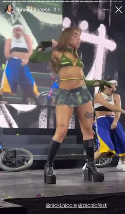 Nicki nicole