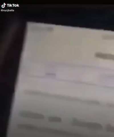 Banda, le revise el celular a mi hermano peque&ntilde;o