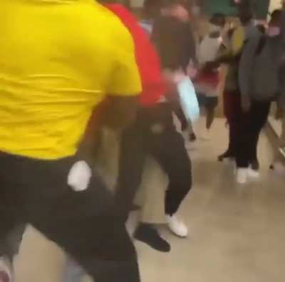 man wtf. school barley started and these mfs already fighting🤦&zwj;♂️😤