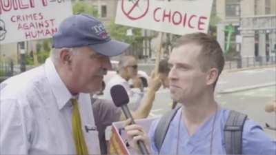 This antivaxxer doesn&rsquo;t get any of his information from doctors or medical professionals