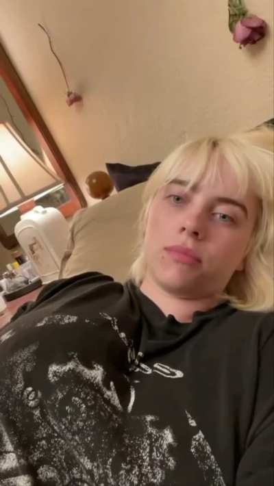 [Billie Eilish] That's a massive tit