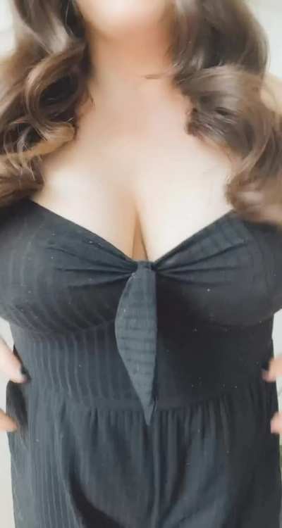 Dropping by to say hi, with my tits.