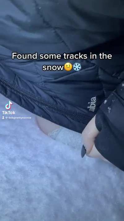 Printing my big canadian tits in the snow❄️🇨🇦