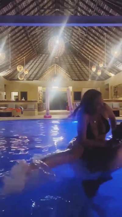 Black bikini. | ig | 6-25-25