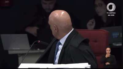 Defesas de Bolsonaro e aliados alegaram que eles n&atilde;o tiveram acesso a documentos das investiga&ccedil;&otilde;es do golpe. Moraes levou prints de todas as vezes que os advogados fizeram login para acess&aacute;-los.