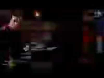 Markplir play five fedral agents