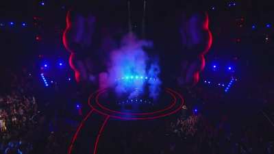 Drake - Performing Hold On We&rsquo;re Going Home &amp;amp; Started From The Bottom at the MTV Video Music Awards in 2013