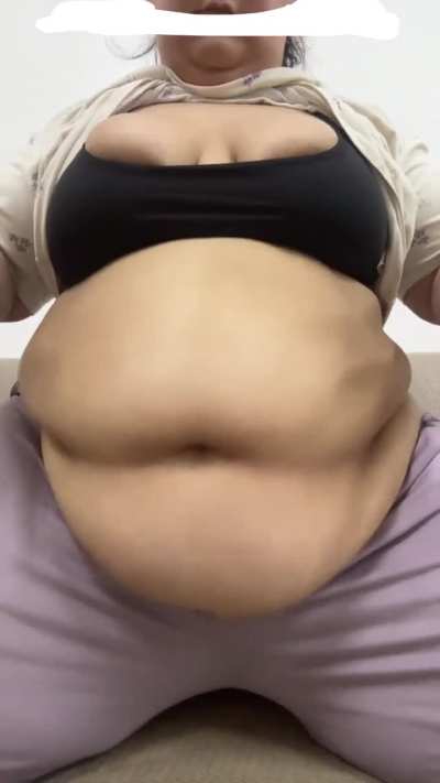 Love jiggling my fat for you 😋🐷🐷🐷✨