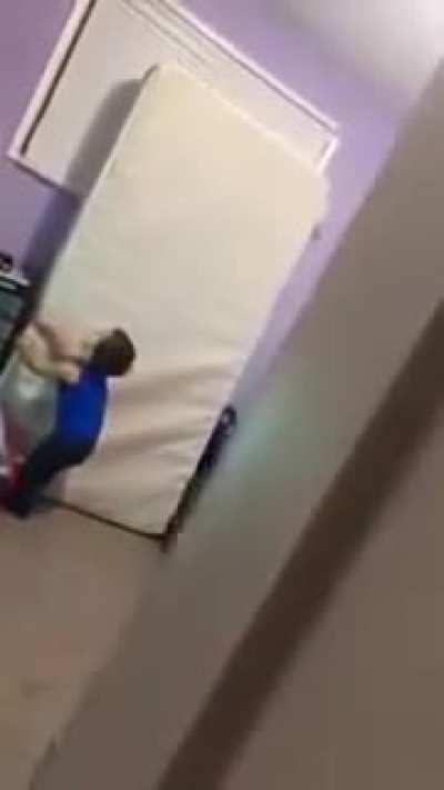 &bdquo;The mattress seems interesting&ldquo;