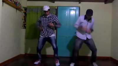 Temazo😎👊(pd:creo que es la m&uacute;sica original del video equisde