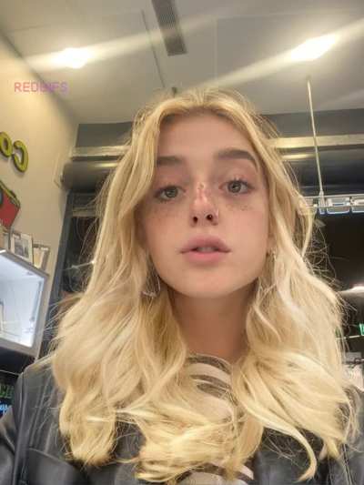 beautiful Transgirl is absolutely gorgeous