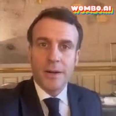 Macron quand il d&eacute;couvre une nouvelle fa&ccedil;on de toucher le jeune public