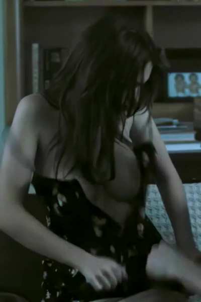 Emily Ratajkowski - Gone Girl