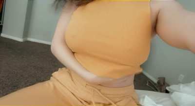 I like going braless sometimes to show off these natural DDD&rsquo;s on my tiny frame 😘[drop]