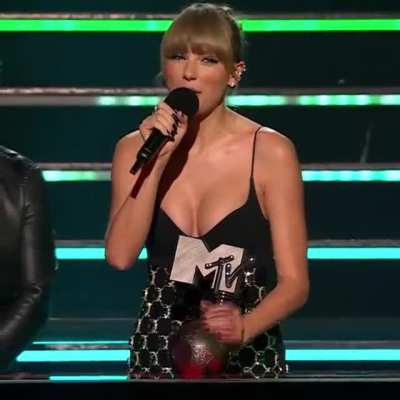 Taylor Swift 2022 MTV EMAs