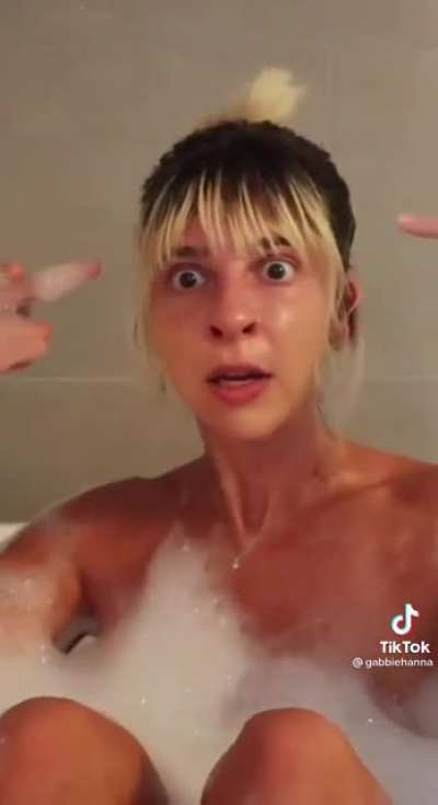 so gabbie hanna has supposedly admitted on her patreon to faking crazy for attention&hellip; and then this was her response to all the backlash. then she proceeded to not take any accountability for her actions in the description and blamed it all on her adhd. i
