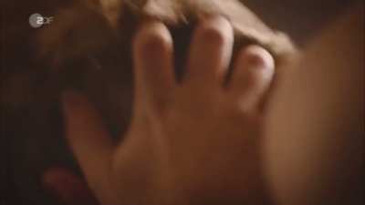 Julia Beautx Sexszene &bdquo;Gestern waren wir noch Kinder&ldquo; Staffel 1 Folge 6