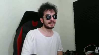 Por&ccedil;ay 5 dakika boyunca Heee diyor
