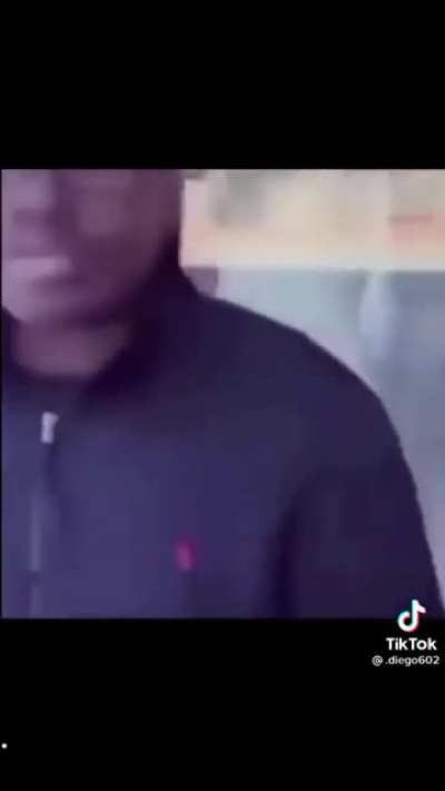 Man insults, slaps and threatens two random guys.