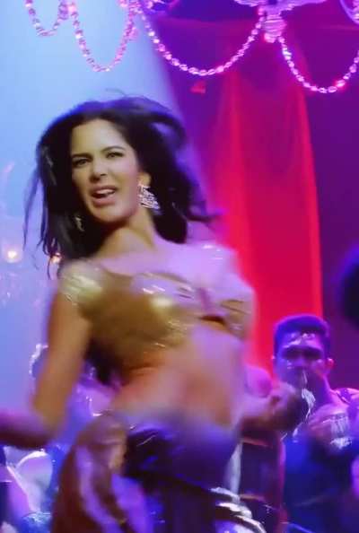 Katrina Kaif in slomo.