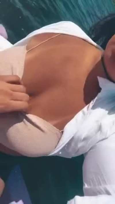 Picnic with a fuckdoll is different, don't ask why