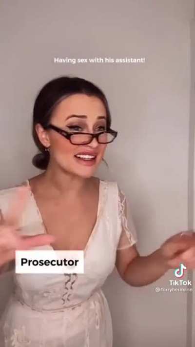 I wanna be in this courtroom lol