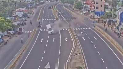 4 dead, India