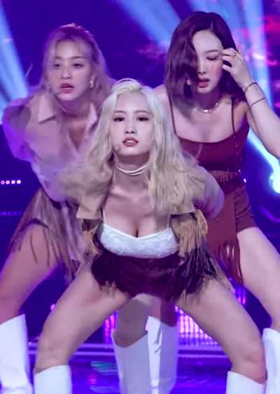 Momo Hirai