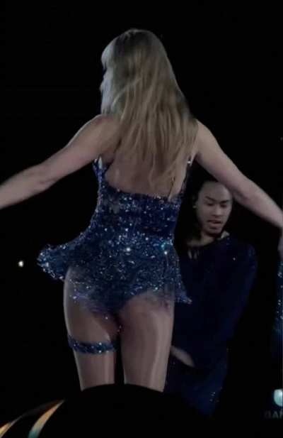 Stroking so hard at work for Taylor Swift