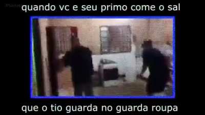 J&aacute; comer o sal do seu tio no armario? Eu...