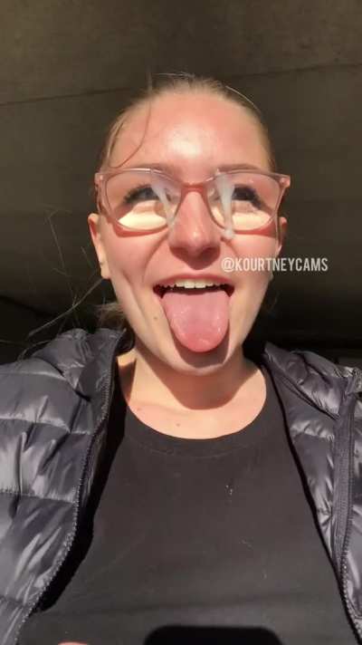I let a stranger cum on my face in public 🙈