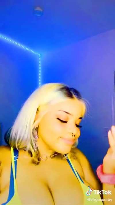 👅